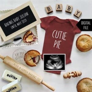 Cutie pie pregnancy announcement photo for social media 