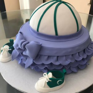 Baskets or bows gender reveal cake