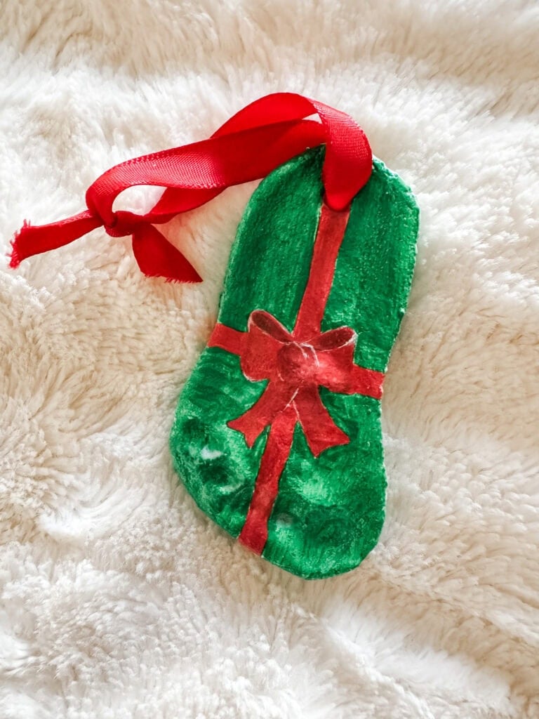 Present footprint ornament