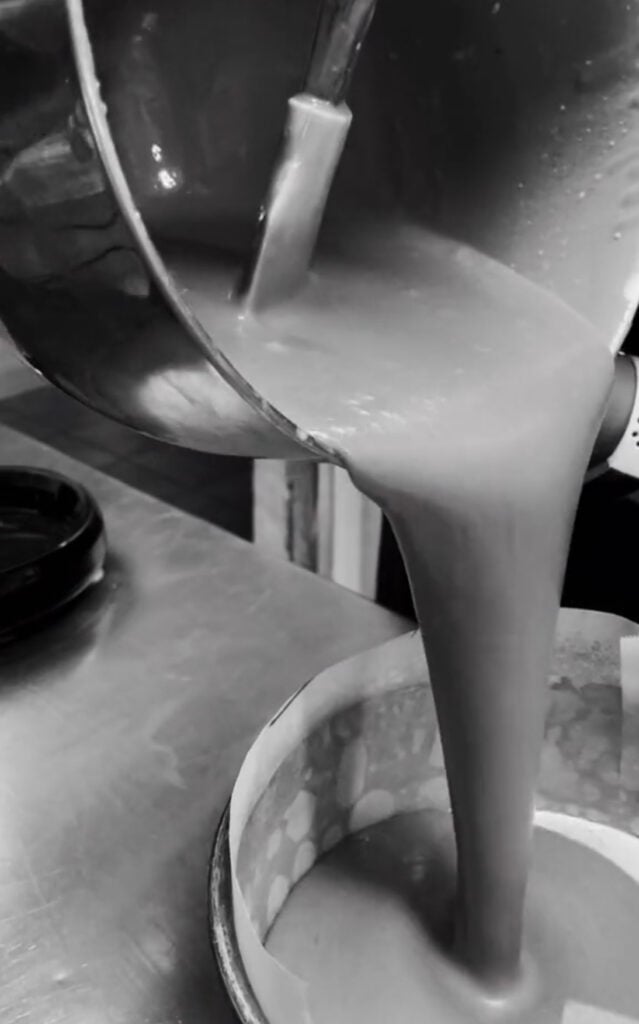 Black and white gender reveal cake video